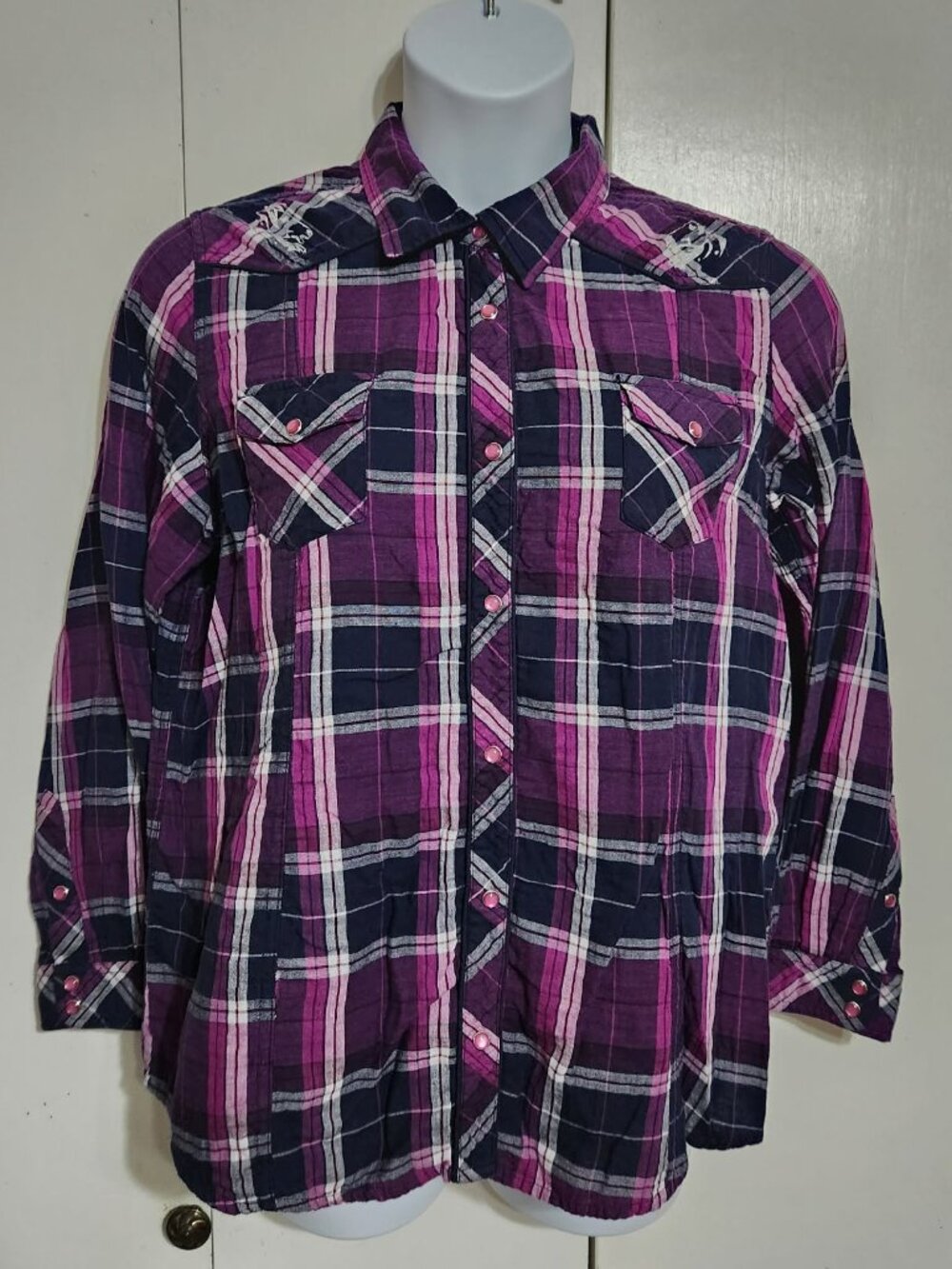 Bit & Bridle Womens 1X Plaid Pearl Snap Shirt Purple Blue Horse Yoke Long Sleeve